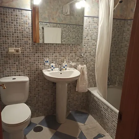 Hotel Taperia O Monte A Carrasca